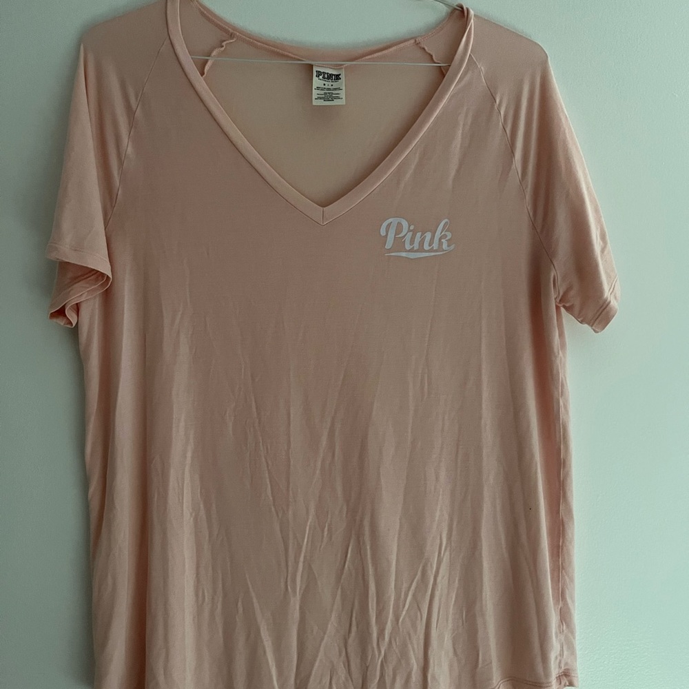 VS PINK TEE